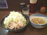 「つけ麺、大盛、麺増し、野菜増しマシ」@らーめん陸の写真