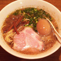 「背脂煮干そば味玉入り」@背脂煮干そば 晴の写真