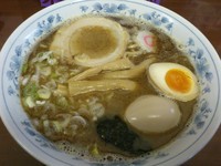 「中華そば￥650（少なめ）＋味玉￥100＝￥750」@次念序の写真