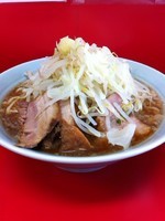「ラーメン（680円）＋大盛（100円）・野菜多め･ニンニク」@赤ひげラーメンの写真