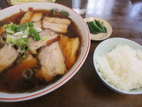 「チャーシューメン大盛り＋半ライス」@喜楽の写真