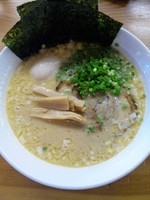 「豚ゴマラーメン（味玉トッピング）」@らーめん 森下家の写真