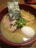 「味玉鶏白そば（白）」@麺屋たつみ 喜心 狭山店の写真