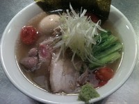 「鶏と魚介の豊潤特製塩ラーメン（980円）」@麺処 ほん田 東京駅一番街店の写真