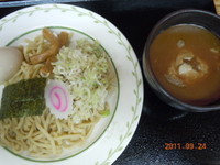 「濃厚魚介豚骨つけ麺(200g) +ネギ多め  800円」@らーめん つる味の写真