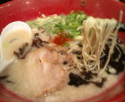 「赤丸新味(バリカタ)850円+替え玉(サービス券)」@博多一風堂 五反田店の写真