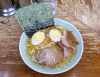 「ラーメン￥700＋味玉￥100」@まこと家の写真