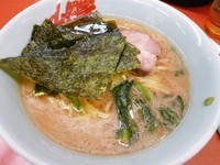 「醤油ラーメン￥590」@ラーメン山岡家 鷲宮店の写真