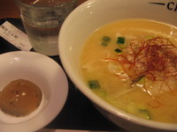 「鶏旨らぁ麺　コラーゲンボール添え＋替玉（サービス）」@とんこつらぁ麺-CHABUTON- イオンモール高崎店の写真