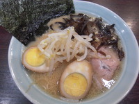 「ラーメン（650円）+味玉（100円）　麺かため指定」@横浜ラーメン 増田家 幕張店の写真