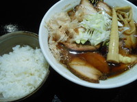 「肉中華ソバ＋ミニご飯」@トリシオブットイメン 井の庄の写真