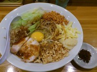 「まぜそば（並）・ニンニク＋チーズ＋カレー ￥850」@麺 たなかの写真