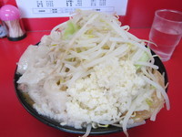 「ミソラーメン800円、豚150円(ﾔｻｲ、ニンニク・アブラW」@ドン-キタモトの写真