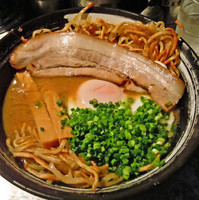 「目玉焼き麺（麺大盛りサービス）　￥８００」@焼麺 劔の写真