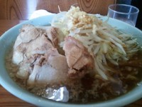 「豚入り小」@ラーメン二郎 亀戸店の写真