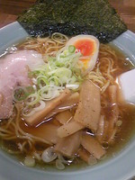 「醤油らーめん￥５５０」@横浜らーめん 實家の写真