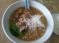 「黒豚軟骨ラーメン￥850+サービスライス￥0」@胃一番の写真