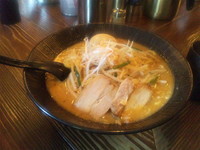 「味玉みそらぁめん 800円」@麺処くるりの写真