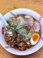 「醤油ちゃーしゅー麺」@らーめん 弥七の写真