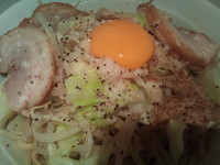 「チーズまぜそば（塩）＋野菜＋にんにく（700円）」@麺処 MAZERU 代々木店の写真