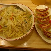 「タンギョウセット１０００円」@タンメンしゃきしゃきの写真