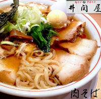 「肉そば（950円）　ゆで卵サービス」@井関屋の写真