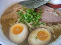 「魚介とんこつラーメン（大盛りサービス）」@麺匠 京の写真