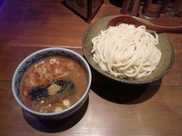 「辛つけめん(中)」@つけ麺専門店 三田製麺所 神田店の写真
