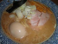 「濃厚ラーメン７５０円＋味玉１００円」@らーめん・つけめん 虎心の写真