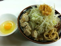 「どんでん（生卵）」@麺堂 どんでんの写真