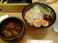 「ゆず風味のつけ麺（無料大盛）＋味玉（１００円）＝９８０円？」@ひかり製麺堂 汐留店の写真