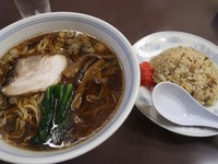 「半チャンセット【800円】　ラーメン単品【550円】」@ふぢのの写真