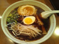 「かめちゃんらーめん580円＋小ライス100円」@亀甲庵の写真