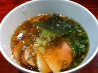 「限定芳醇煮干しラーメン(醤油)＋チャーシュー1種」@喜元門 つくば東光台店の写真