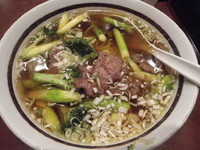 「牛肉アス・ブロ麺」@中華ダイニング 好鴨の写真