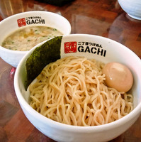 「鶏魚つけめん（味玉クーポン）＋中盛（３００ｇ）サービス」@二丁目 つけめん GACHIの写真