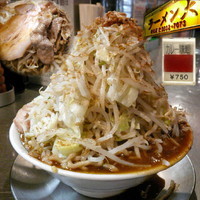 「カレー麺 750円（ヤサイマシマシ）」@ラーメン大 堀切店の写真