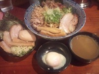 「全部入り油そば ＋大盛＋温玉」@麺や 璃宮の写真