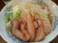 「豚増しらーめん ヤサイ」@らーめん陸の写真