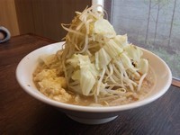 「【10月限定】ガッツリラーメン(大盛り・ヤサイ、ニンニク)」@伝家 志木店の写真
