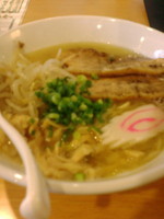 「濃厚白湯らぁめん(塩）　チャーシュー1枚」@らぁめん つけ麺 京極の写真