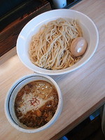 「泡つけ麺７５０円+味玉(ﾒﾙﾏｶﾞｻｰﾋﾞｽ)」@つけ麺 麺也 時しらずの写真