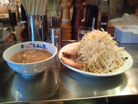 「つけらーめん（野菜増し・ニンニク・アブラ）」@らーめん大 竹ノ塚店の写真