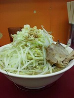 「ラーメン中(ニンニク、ヤサイ)」@モッコリ豚の写真