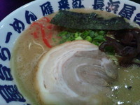 「博多らーめん(カタメ)＋替え玉(バリカタ)」@雁来紅の写真