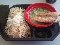 「一風堂 総本店×らーめん天神下 大喜 鶏つくね＋海苔」@大つけ麺博2011の写真