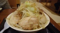 「ラーメン中(全増し)720円」@ジャンクガレッジ イオンレイクタウンmori店の写真
