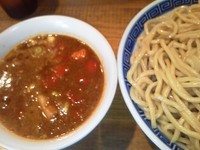 「トマトカレーつけ麺特盛」@馳走麺 狸穴の写真