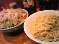 「たまごかけつけ麺【チーズ入り】ニンニク」@ラーメン二郎 八王子野猿街道店2の写真