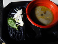 「【第３章】インクとチャコールの黒いつけ麺バジル風味」@大つけ麺博2011の写真